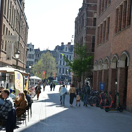 Historical Center Antwerp, On Foot