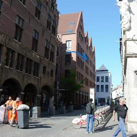 Historical Center Antwerp, On Foot Antuérpia